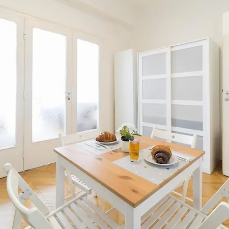 Charming Central Ring Road View Apartamento
